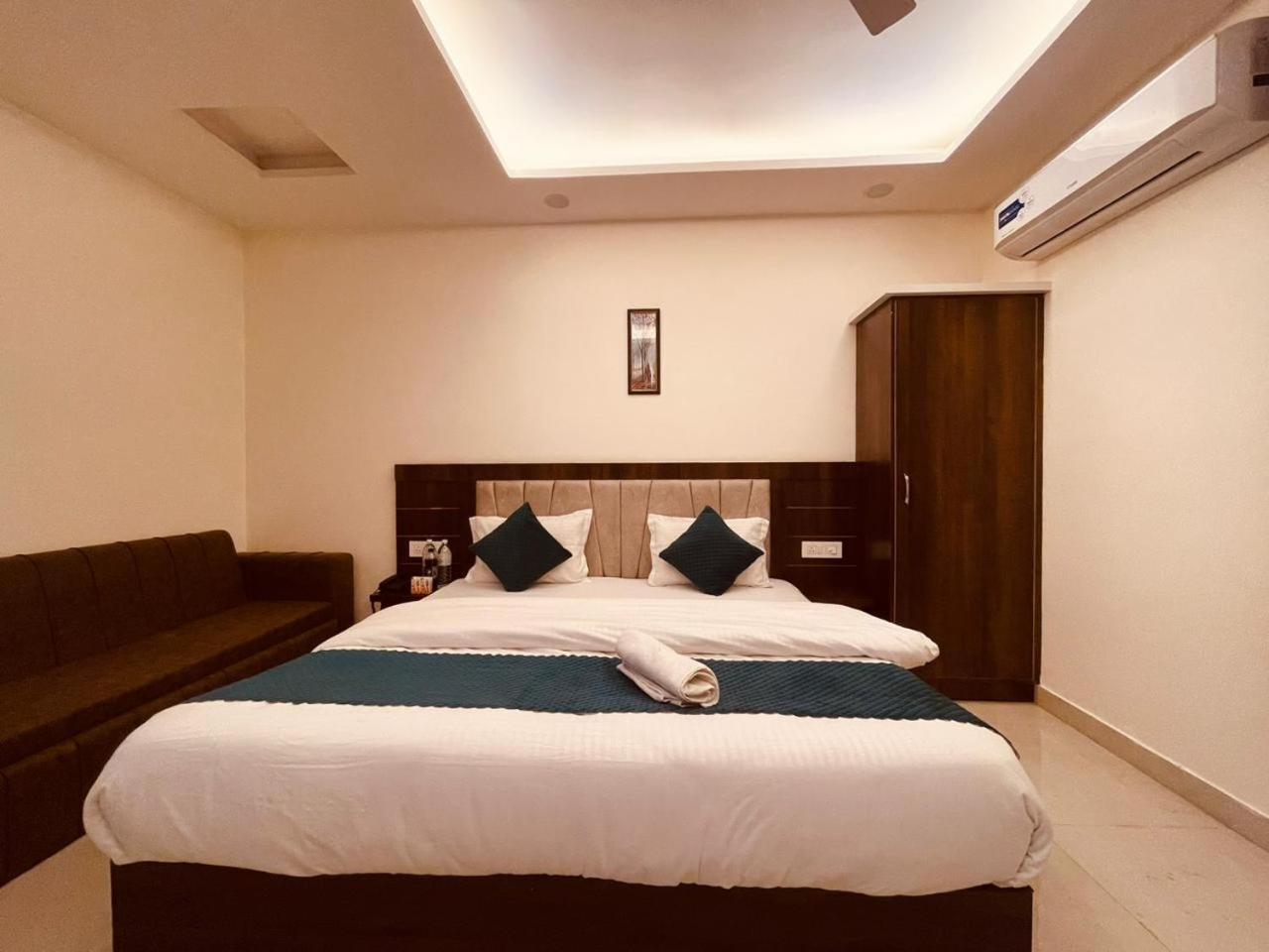 Wooibhotels The Divine Ganga Haridwar Bagian luar foto