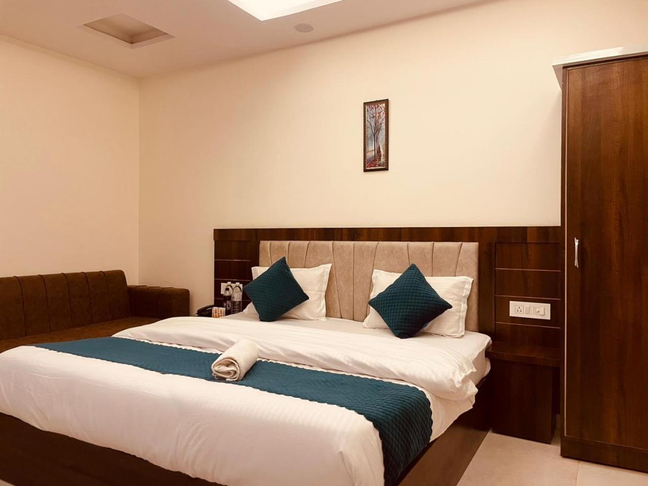 Wooibhotels The Divine Ganga Haridwar Bagian luar foto